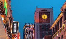 武汉夜晚魅力无限，楚河汉街与光谷步行街夜网胜地大揭秘